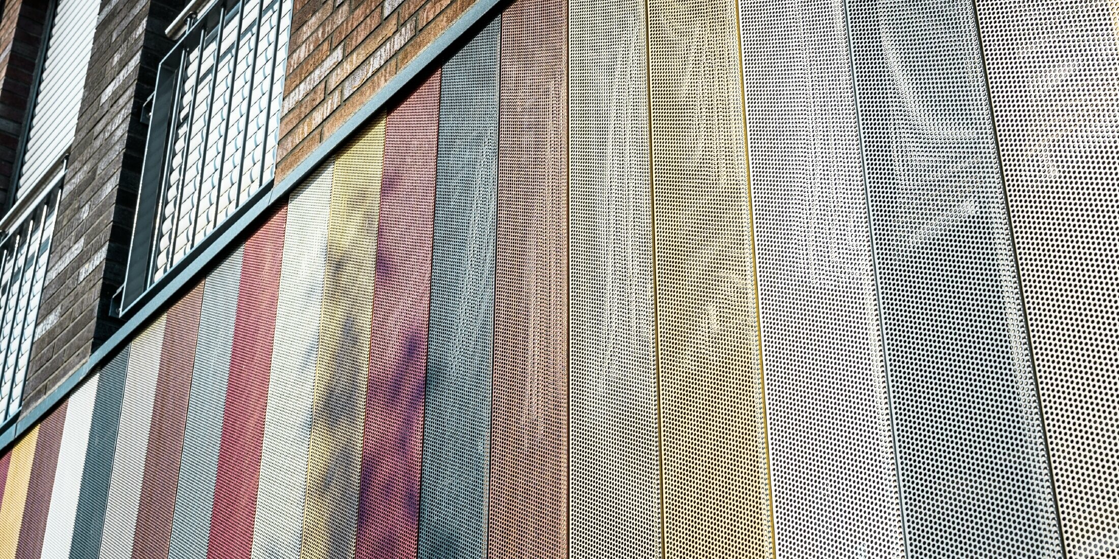 Perforované lamely Siding v 7 různých barvách