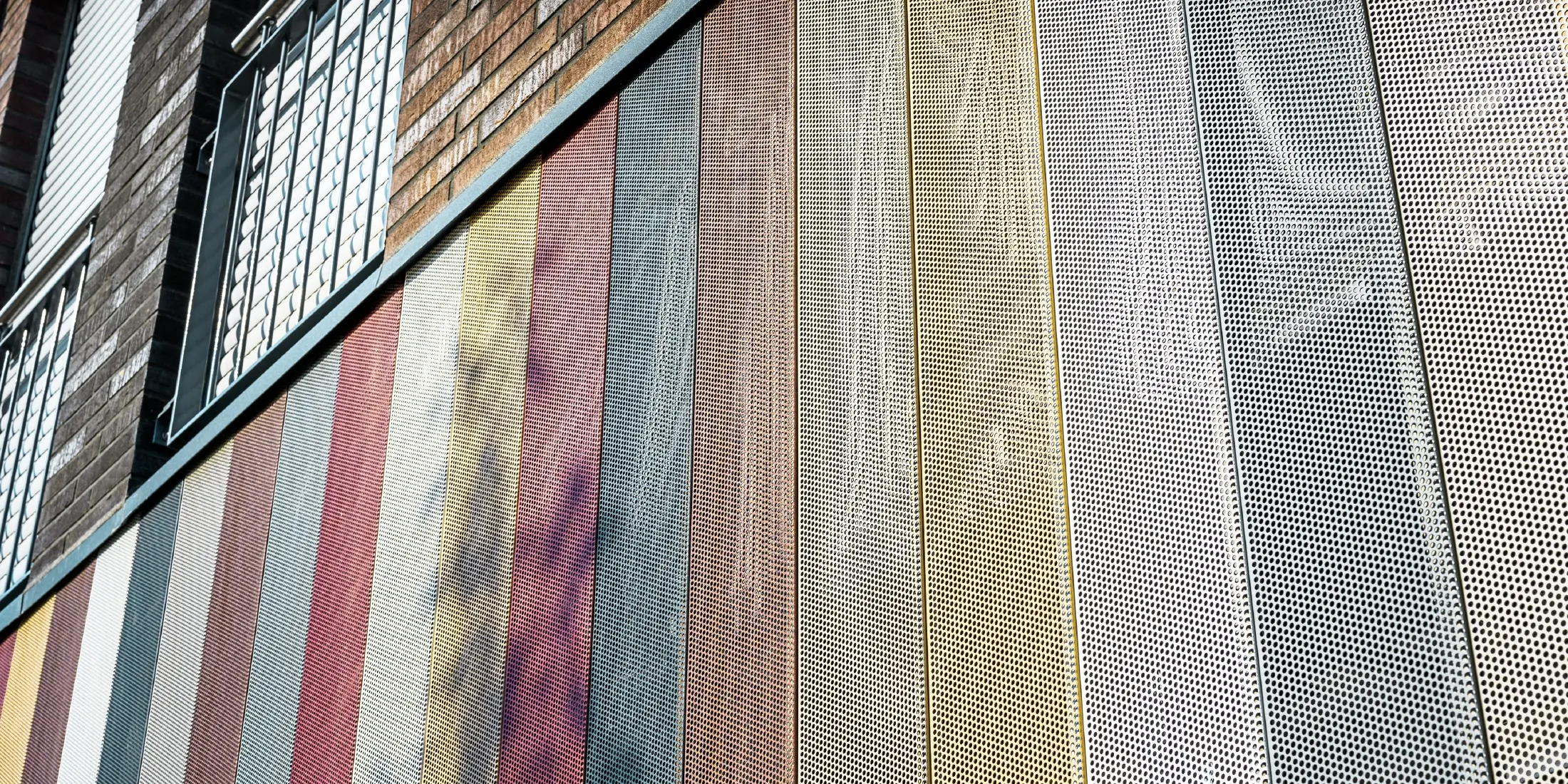 Perforované lamely Siding v 7 různých barvách