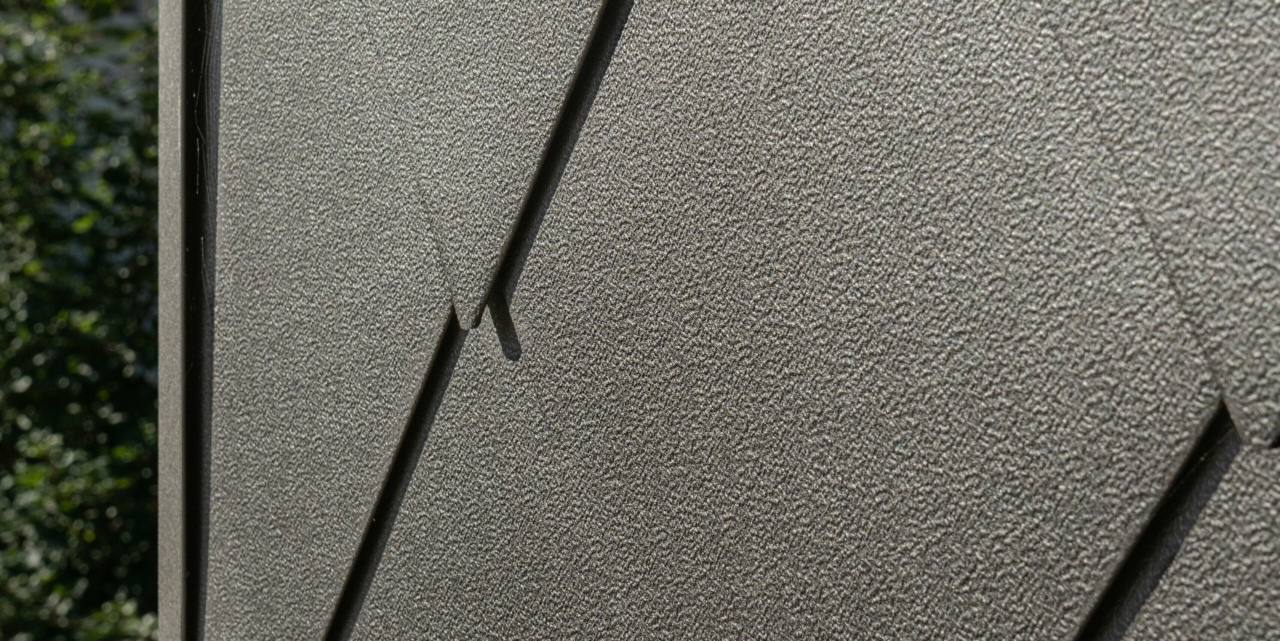 Hliníková šablona v rozměru 44 x 44 od PREFA se zdrsněným povrchem stucco v barvě P.10 oříškové