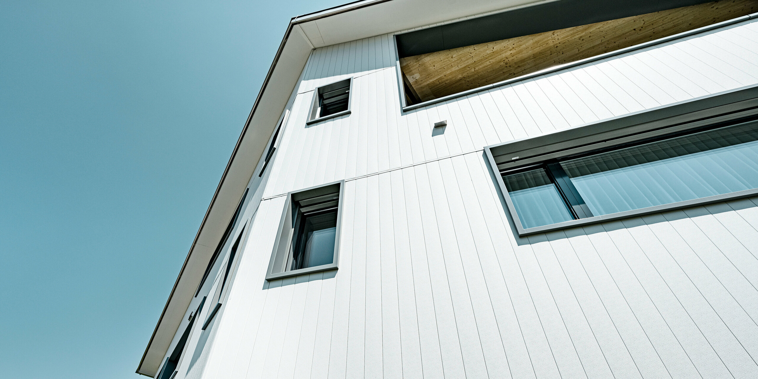 Fasádní lamely PREFA Siding namontované svisle