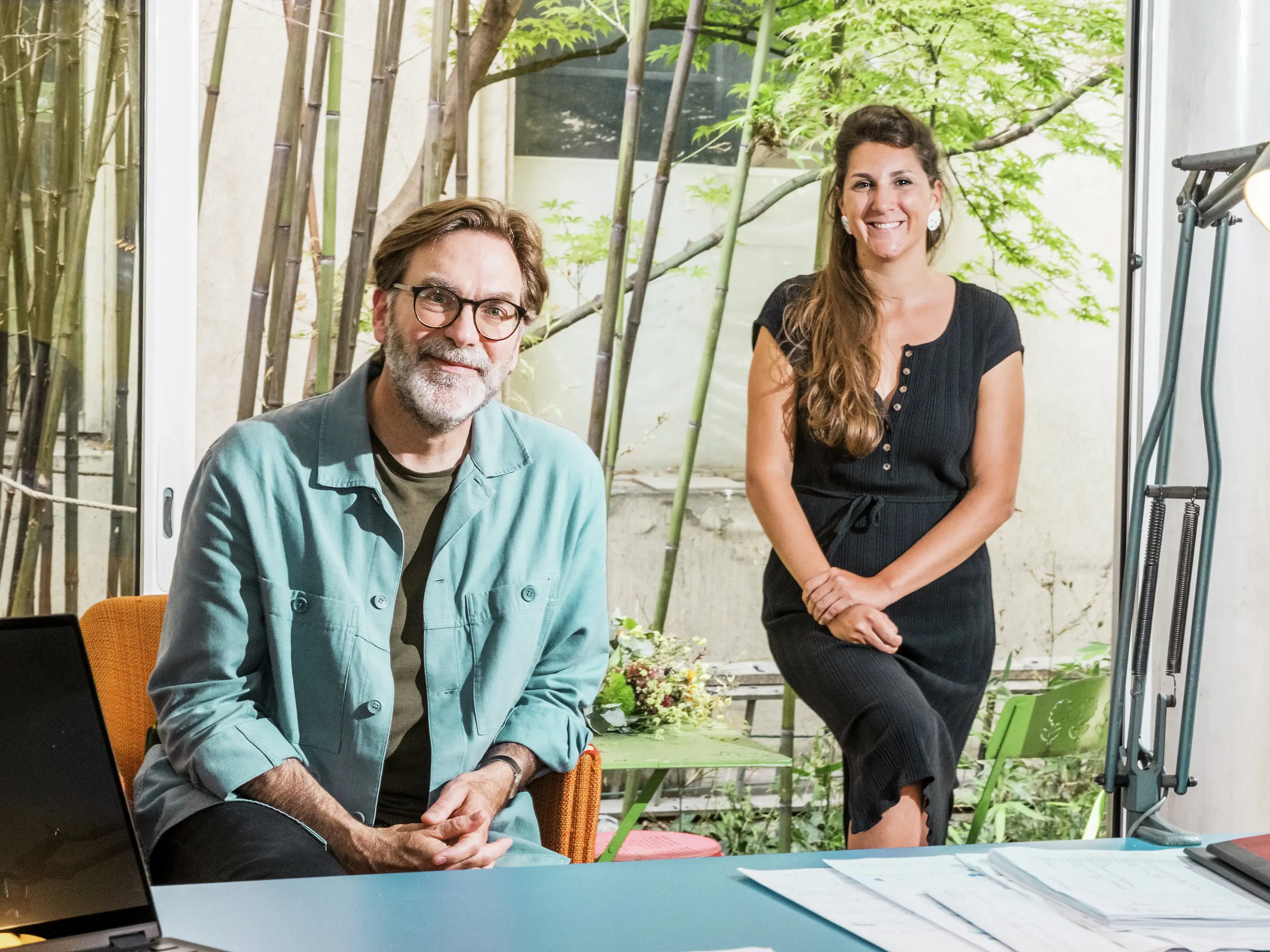 Architekti Florian Golay a Noémie Guimbard z architektonické kanceláře Atelier Léger, kteří mimo jiné vedli projekt renovace historické stodoly „La Grange à Gaby“ v Engins. Projekt kombinuje tradiční architekturu s moderními materiály, jako je hliníková střecha PREFA.