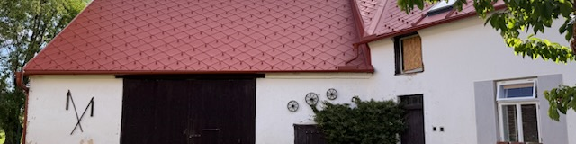 RD Kotaneč s novou krytinou PREFA v podobě falcované šablony 44x44 v barvě P.10 cihlově červené