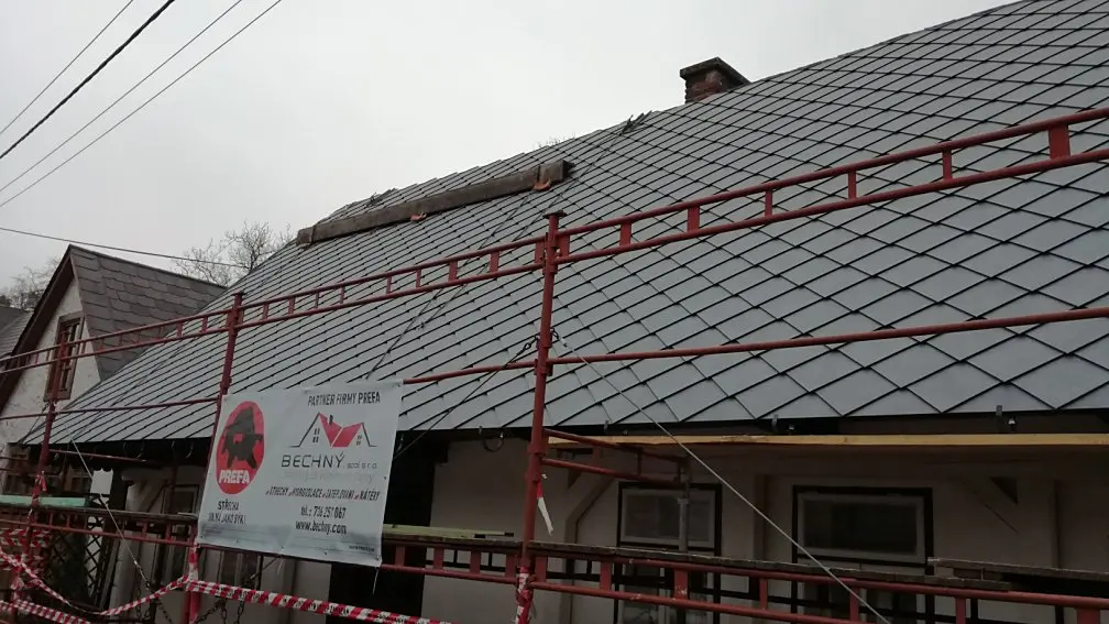nová střecha v Potštejně
