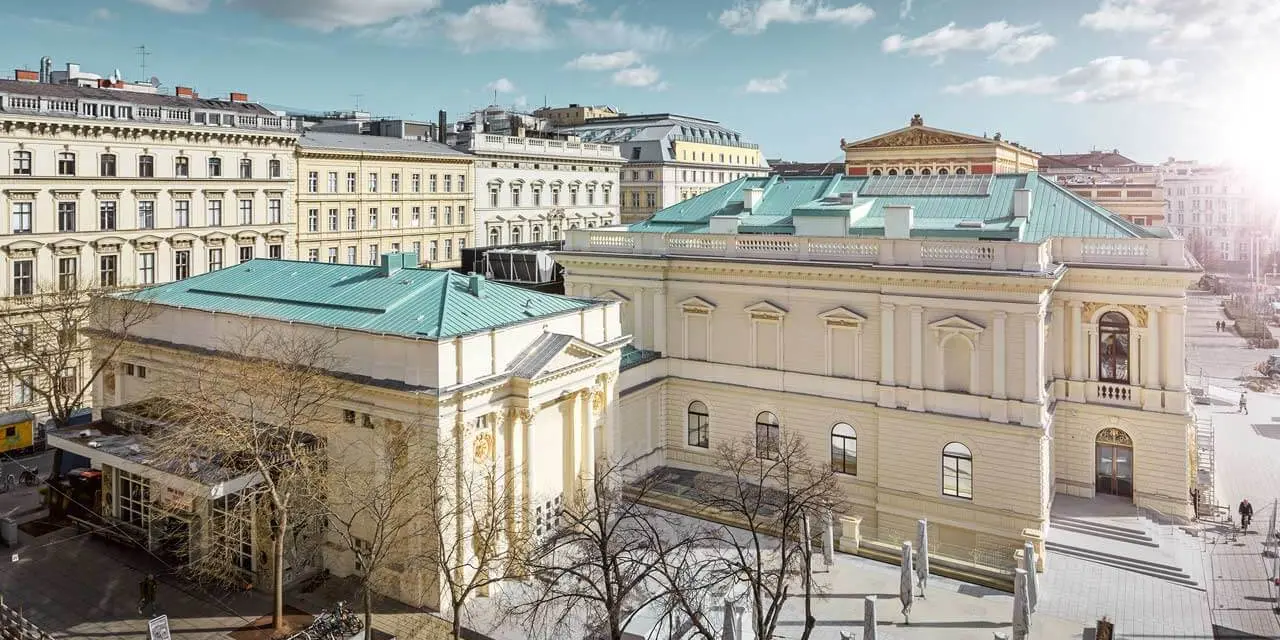 Dům umělců ve Vídni s novou krytinou PREFALZ v barvě P.10 patina zelená