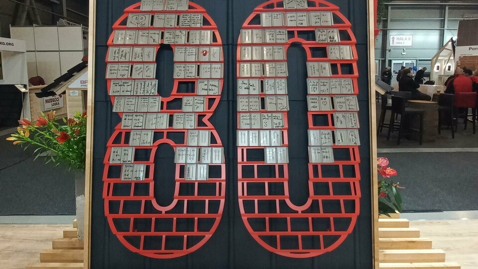 80 let PREFA - výročí od vyrobení 1. falcované tašky