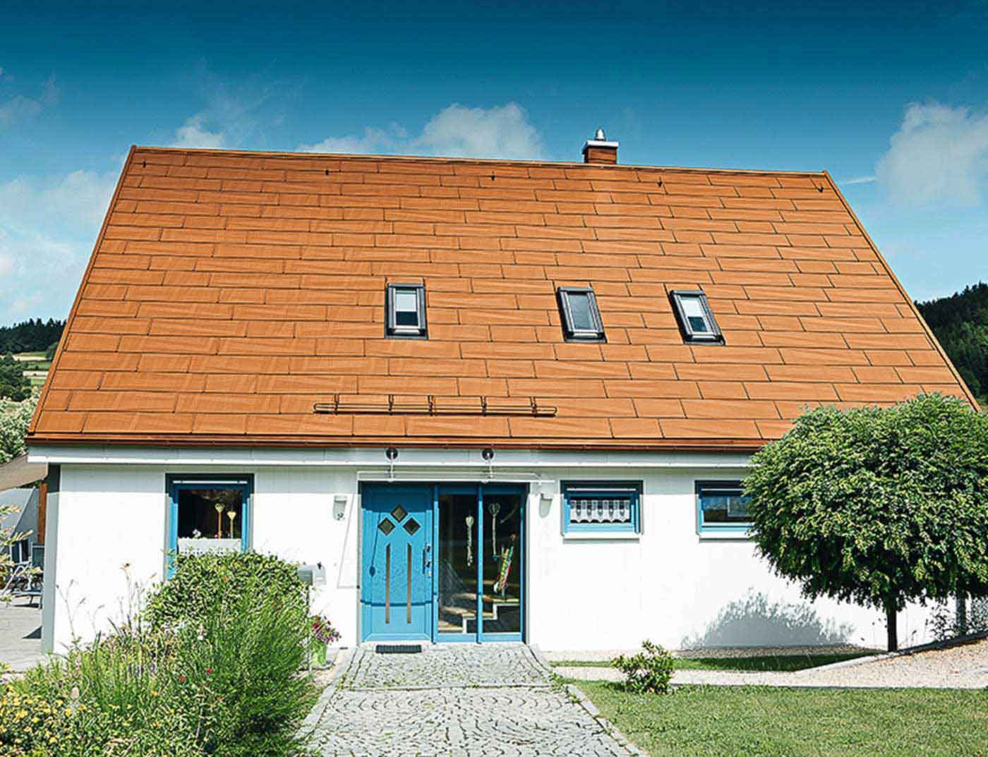 Referenční objekty PREFA Střešní systémy PREFA střešní panel FX.12 04 P.10 cihlově červená